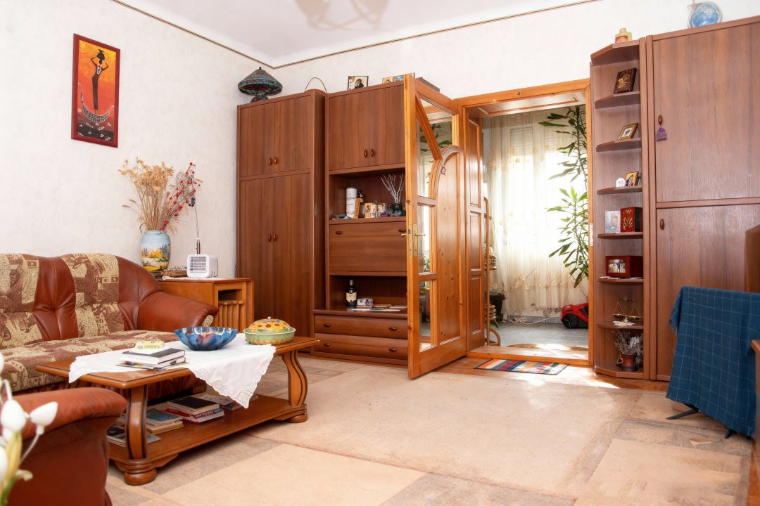 Casa individuala cu 4 camere, garaj si teren de 694 mp, zona Bujac Arad 1, foxfort.ro