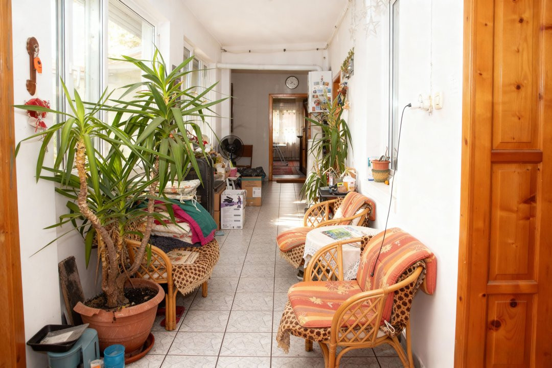 Casa individuala cu 4 camere, garaj si teren de 694 mp, zona Bujac Arad 3, foxfort.ro