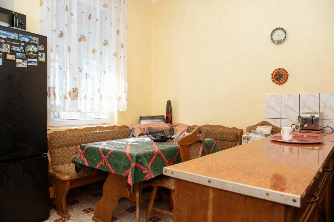 Casa individuala cu 4 camere, garaj si teren de 694 mp, zona Bujac Arad 4, foxfort.ro