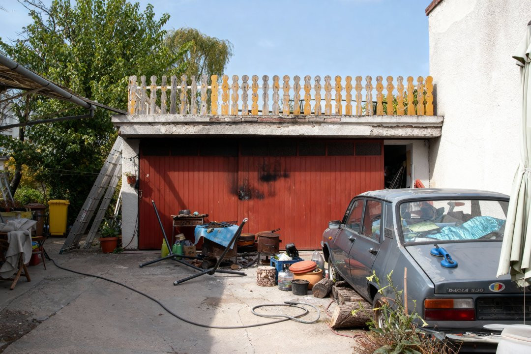 Casa individuala cu 4 camere, garaj si teren de 694 mp, zona Bujac Arad 10, foxfort.ro