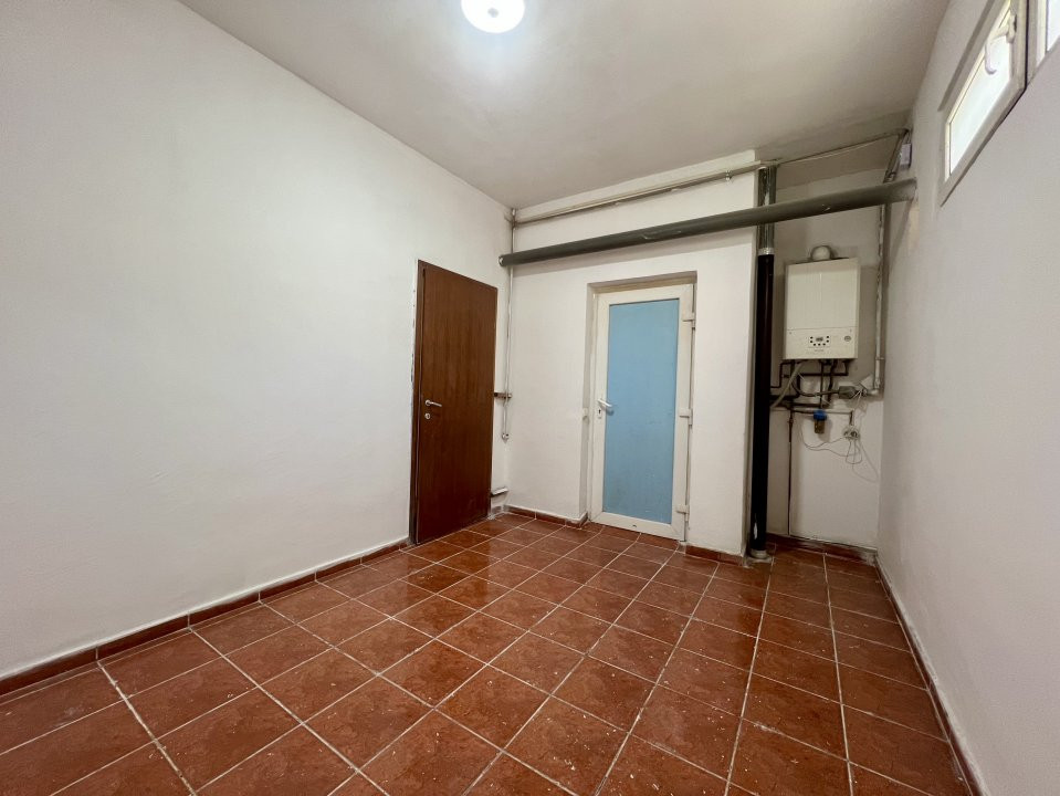 Casa individuala cu 7 camere si teren de 358 mp de vanzare, zona Girocului 18, foxfort.ro