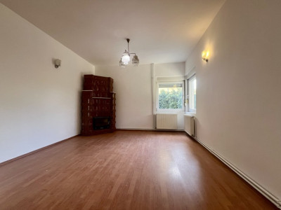 Casa individuala cu 7 camere si teren de 358 mp de vanzare, zona Girocului imagine mica 6, foxfort.ro