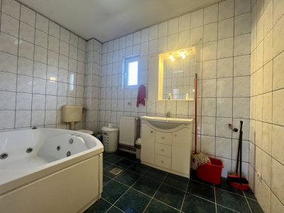 Casa individuala cu 7 camere si teren de 358 mp de vanzare, zona Girocului imagine mica 8, foxfort.ro