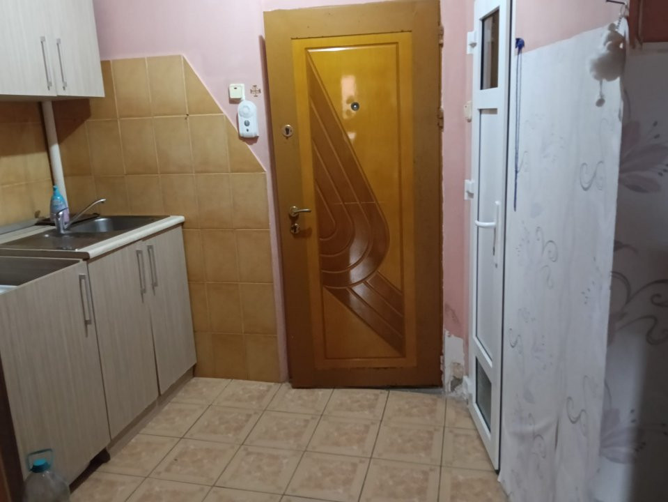 Garsoniera cu o camera de vanzare in Timisoara, zona Badea Cartan 3, foxfort.ro