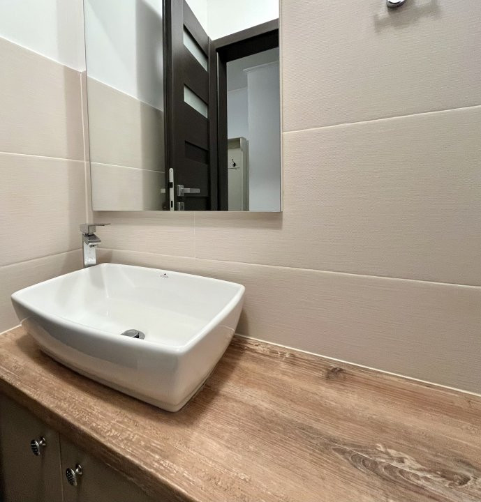 Apartament cu 3 camere de inchiriat zona Lipovei 8, foxfort.ro