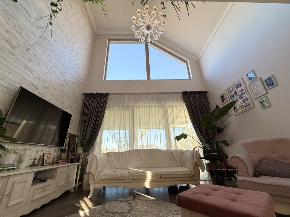 Casa individuala cu 5 camere de vanzare in localitatea Sacalaz 3, foxfort.ro