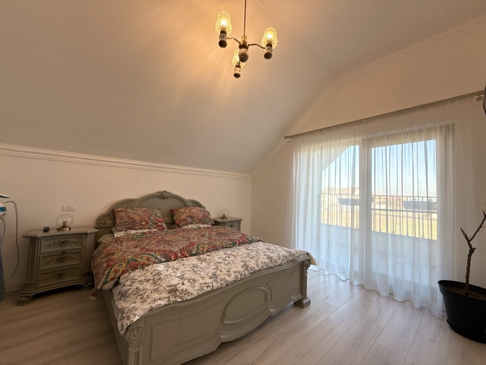 Casa individuala cu 5 camere de vanzare in localitatea Sacalaz 10, foxfort.ro