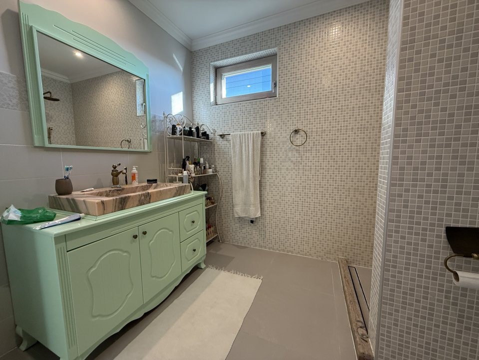 Casa individuala cu 5 camere de vanzare in localitatea Sacalaz 16, foxfort.ro