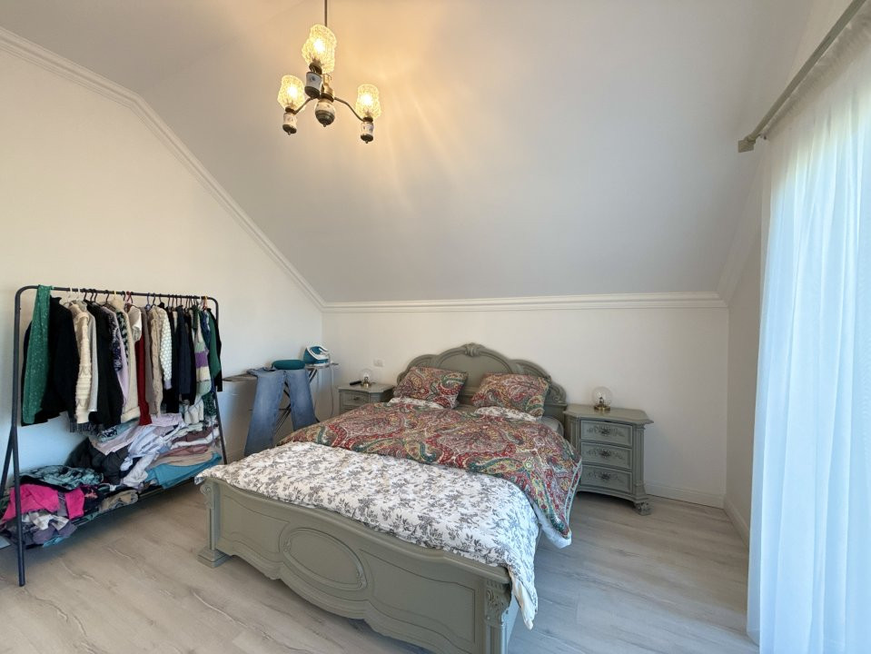 Casa individuala cu 5 camere de vanzare in localitatea Sacalaz 19, foxfort.ro