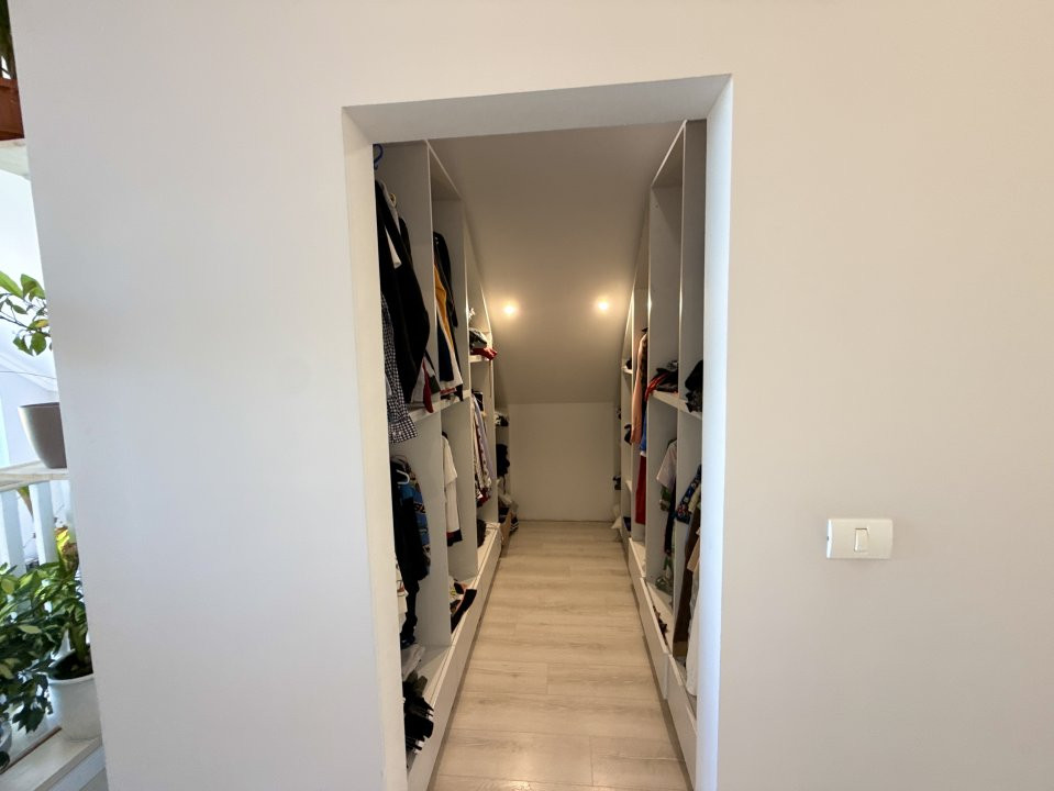 Casa individuala cu 5 camere de vanzare in localitatea Sacalaz 21, foxfort.ro