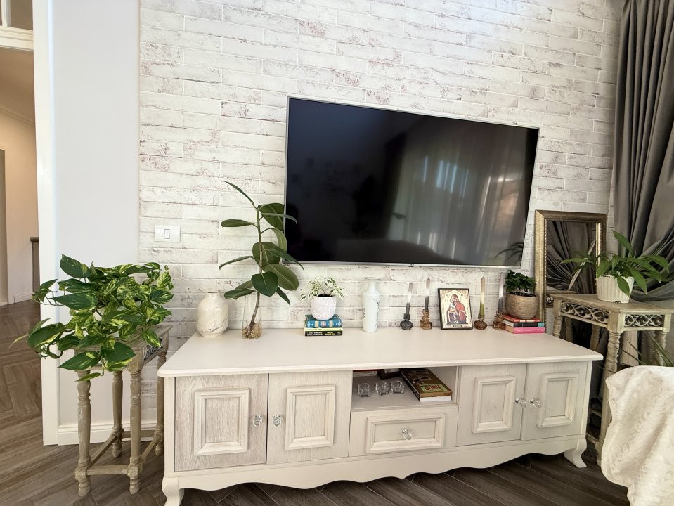 Casa individuala cu 5 camere de vanzare in localitatea Sacalaz 33, foxfort.ro