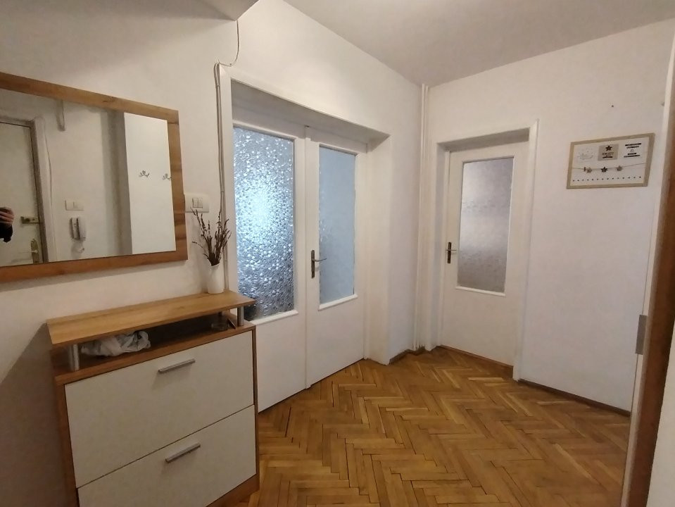 Apartament cu 3 camere de inchiriat in Timisoara, zona Take Ionescu 3, foxfort.ro