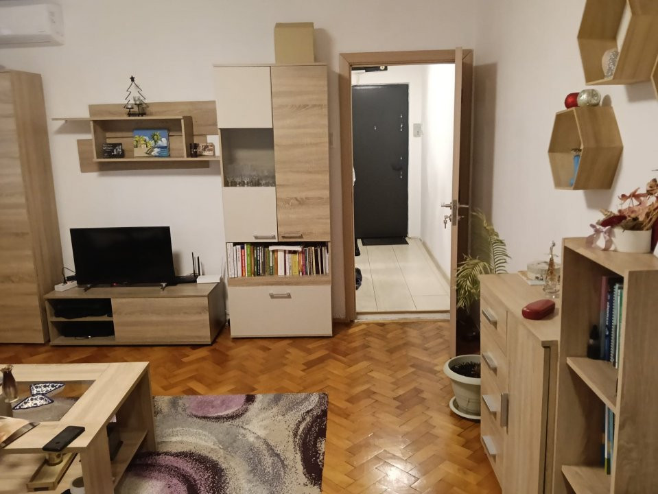 Apartament cu 2 camere + balcon de inchiriat, zona Girocului 1, foxfort.ro