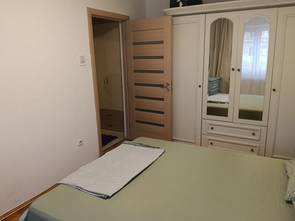 Apartament cu 2 camere + balcon de inchiriat, zona Girocului 5, foxfort.ro