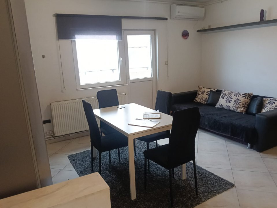 Apartament 3 camere semidecomandat, zona Soarelui 1, foxfort.ro