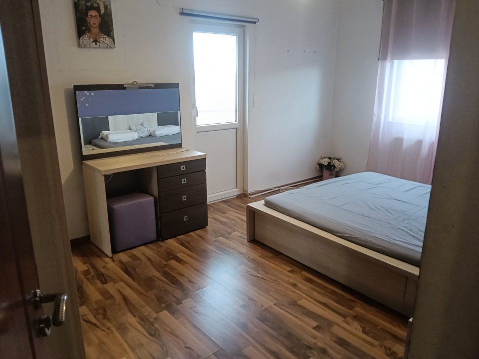 Apartament 3 camere semidecomandat, zona Soarelui 2, foxfort.ro