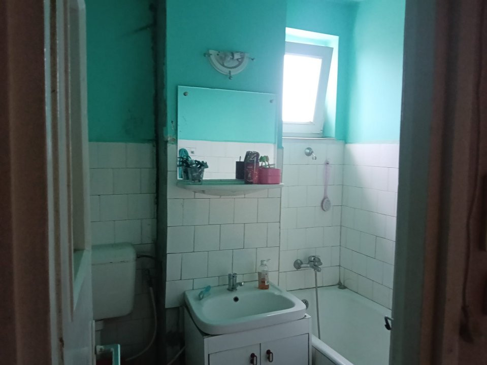 Apartament cu 3 camere de vanzare, zona Girocului 4, foxfort.ro