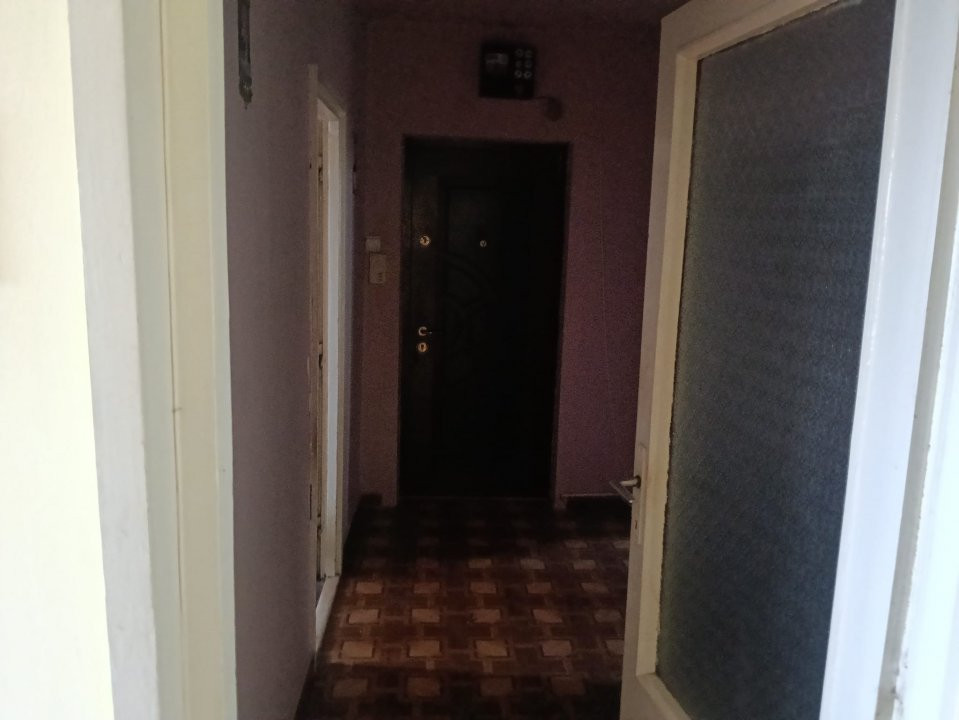 Apartament cu 3 camere de vanzare, zona Girocului 7, foxfort.ro