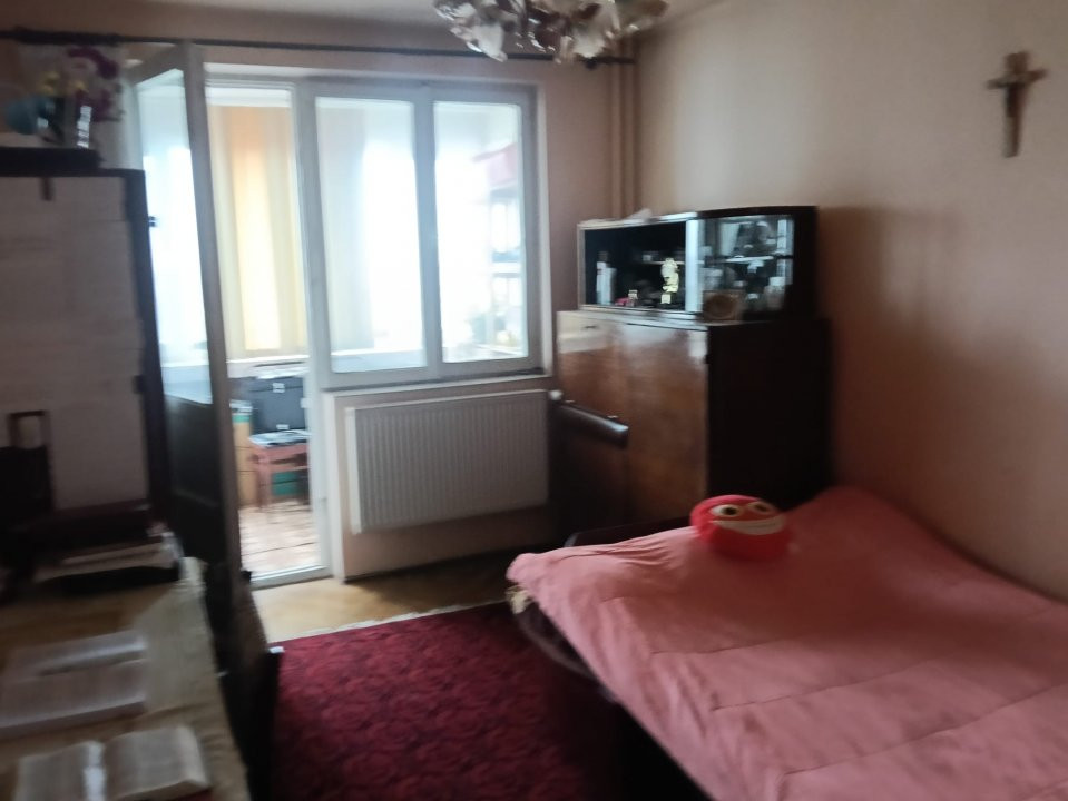 Apartament cu 3 camere de vanzare, zona Girocului 8, foxfort.ro