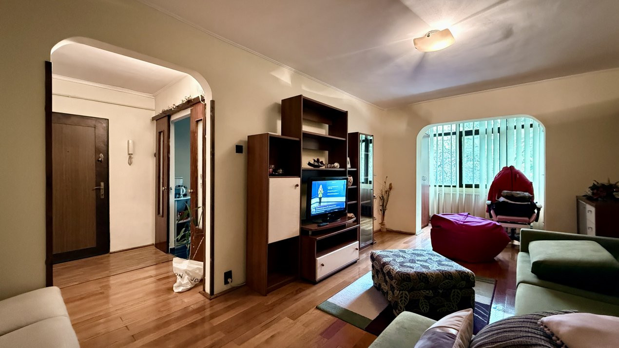 Apartament cu 4 camere, etaj 1 de inchiriat, zona Aradului 1, foxfort.ro