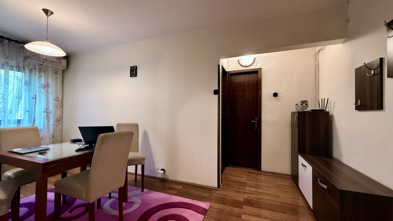 Apartament cu 4 camere, etaj 1 de inchiriat, zona Aradului 11, foxfort.ro