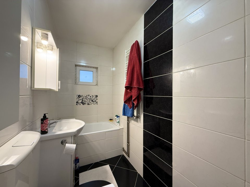 Apartament cu 3 camere de vanzare in Timisoara, zona Soarelui 8, foxfort.ro