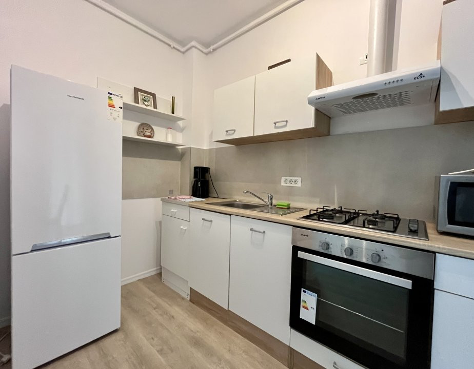 Apartament cu 3 camere, etaj 1 de inchiriat in Dumbravita 12, foxfort.ro