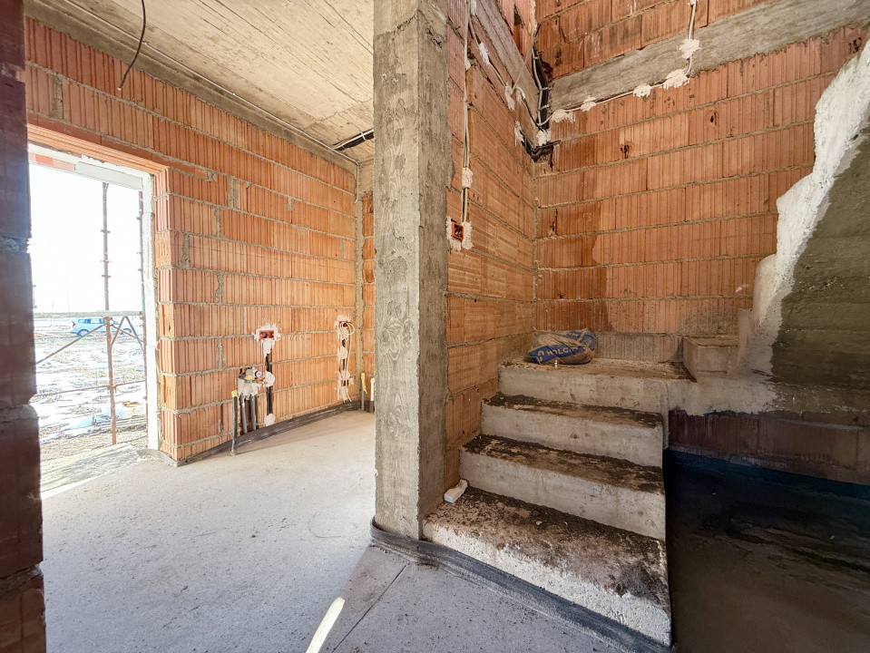 Duplex cu 3 camere si teren de 247 mp de vanzare in localitatea Sacalaz 5, foxfort.ro