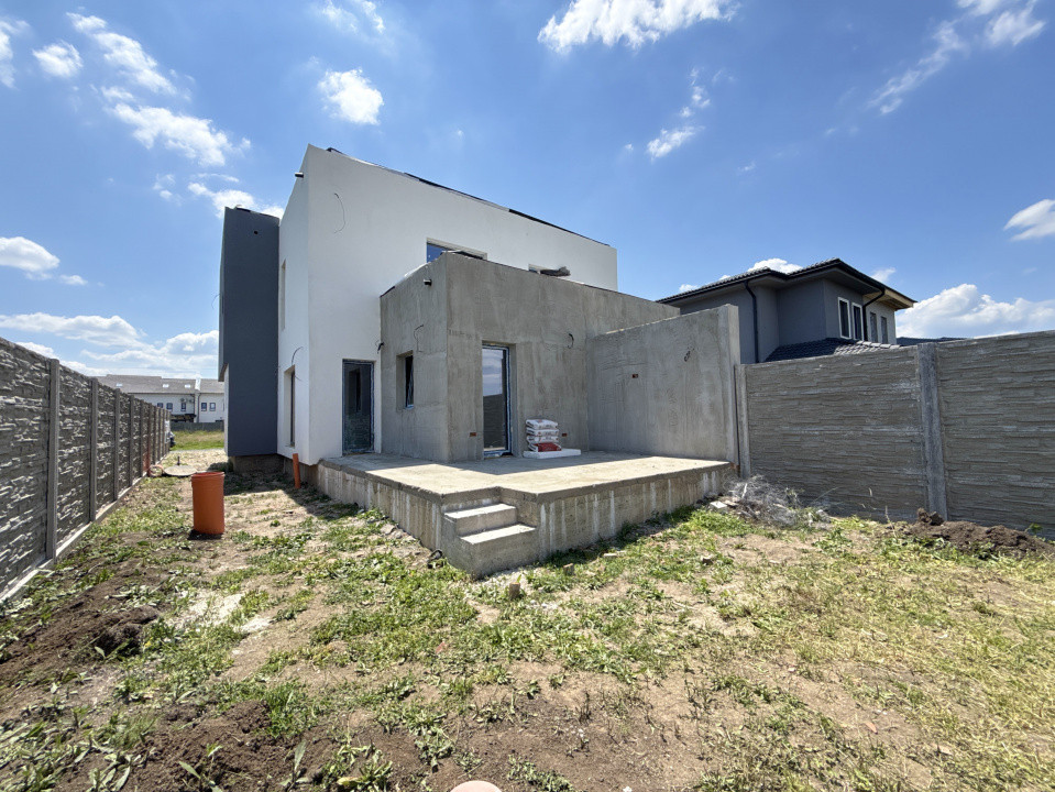 Duplex cu 3 camere si teren de 247 mp de vanzare in localitatea Sacalaz 24, foxfort.ro