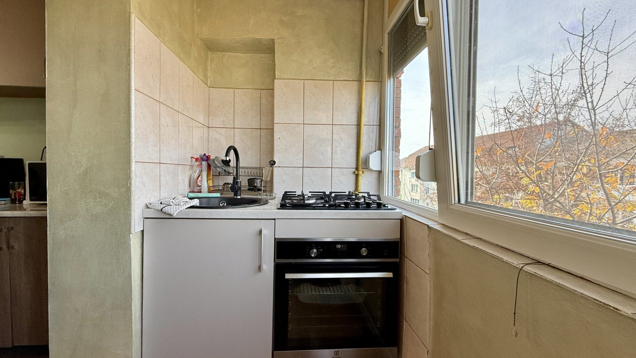 Apartament cu 2 camere de 50 mp + balcon, zona Lipovei 8, foxfort.ro