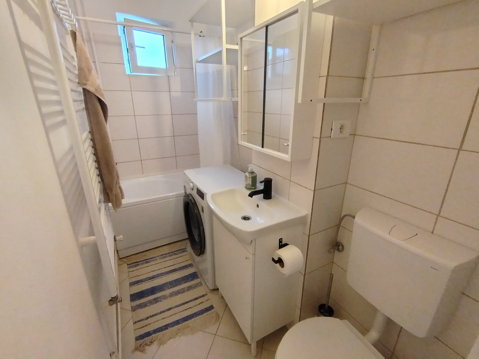 Apartament cu 3 camere de inchiriat, zona Girocului 8, foxfort.ro