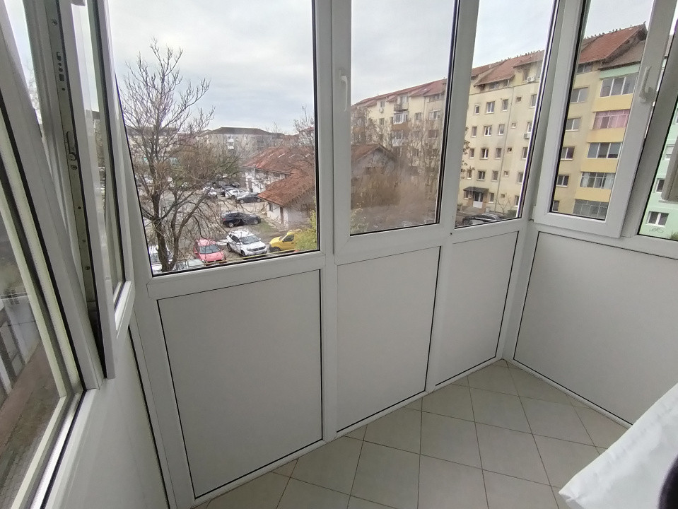 Apartament cu 3 camere de inchiriat, zona Girocului 9, foxfort.ro