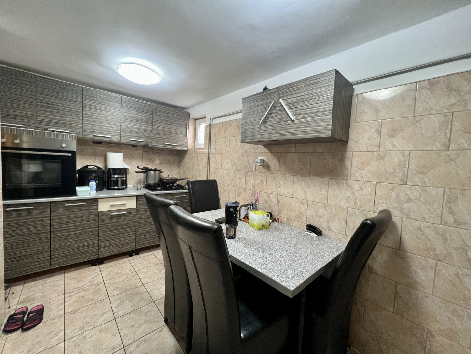 Casa individuala cu 4 camere de vanzare, zona Girocului 1, foxfort.ro