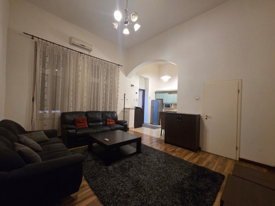 Apartament cu 2 camere semidecomandat, et 1, zona CENTRALA 1, foxfort.ro