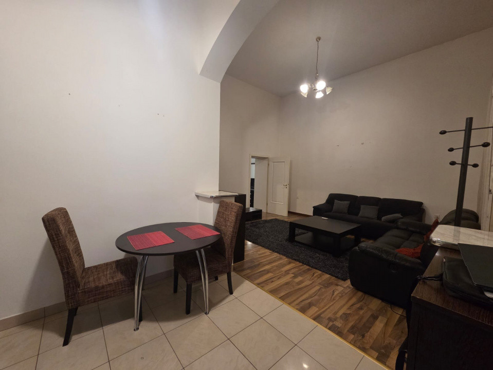 Apartament cu 2 camere semidecomandat, et 1, zona CENTRALA 5, foxfort.ro