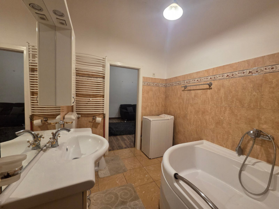 Apartament cu 2 camere semidecomandat, et 1, zona CENTRALA 8, foxfort.ro