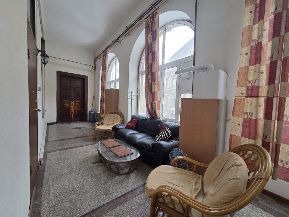 Apartament cu 2 camere semidecomandat, et 1, zona Centrala 9, foxfort.ro