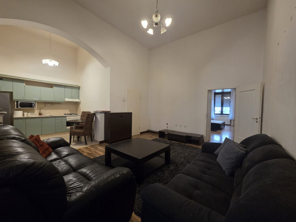 Apartament cu 2 camere semidecomandat, et 1, zona Centrala 3, foxfort.ro