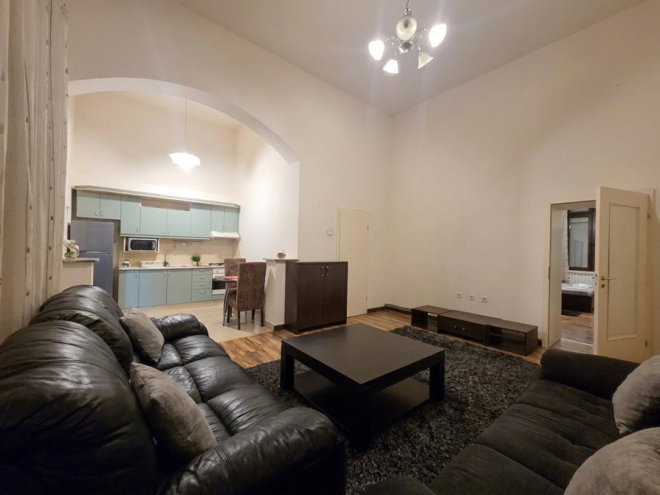 Apartament cu 2 camere semidecomandat, et 1, zona Centrala 5, foxfort.ro