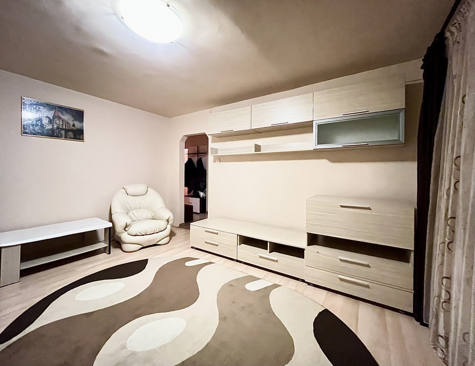 Apartament cu 3 camere de inchiriat, zona Aradului. 2, foxfort.ro