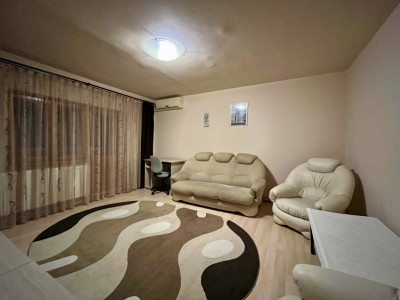 Apartament cu 3 camere de inchiriat, zona Aradului.