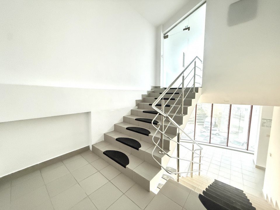 Cladire comerciala cu regim de inaltime P+2 E+M, suprafata 550 mp de inchiriat 11, foxfort.ro
