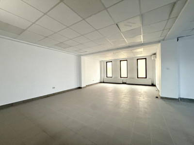 Cladire comerciala cu regim de inaltime P+2 E+M, suprafata 550 mp de inchiriat imagine mica 7, foxfort.ro