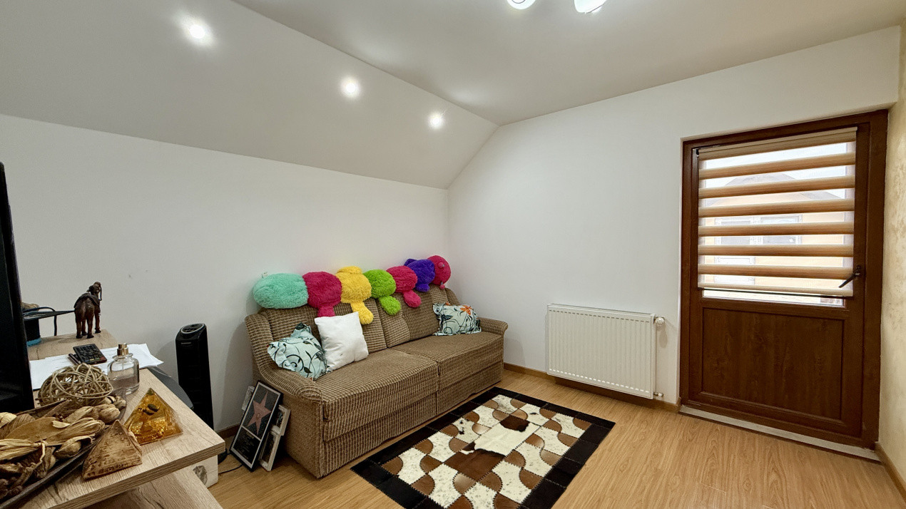 Casa individuala 4 camere, de vanzare - Sanandrei 8, foxfort.ro