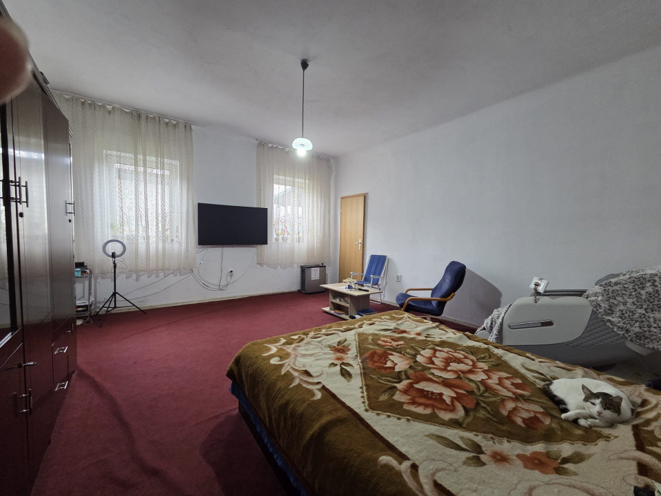 Casa individuala 20 camere, teren 1015 mp, zona Parneava 2, foxfort.ro