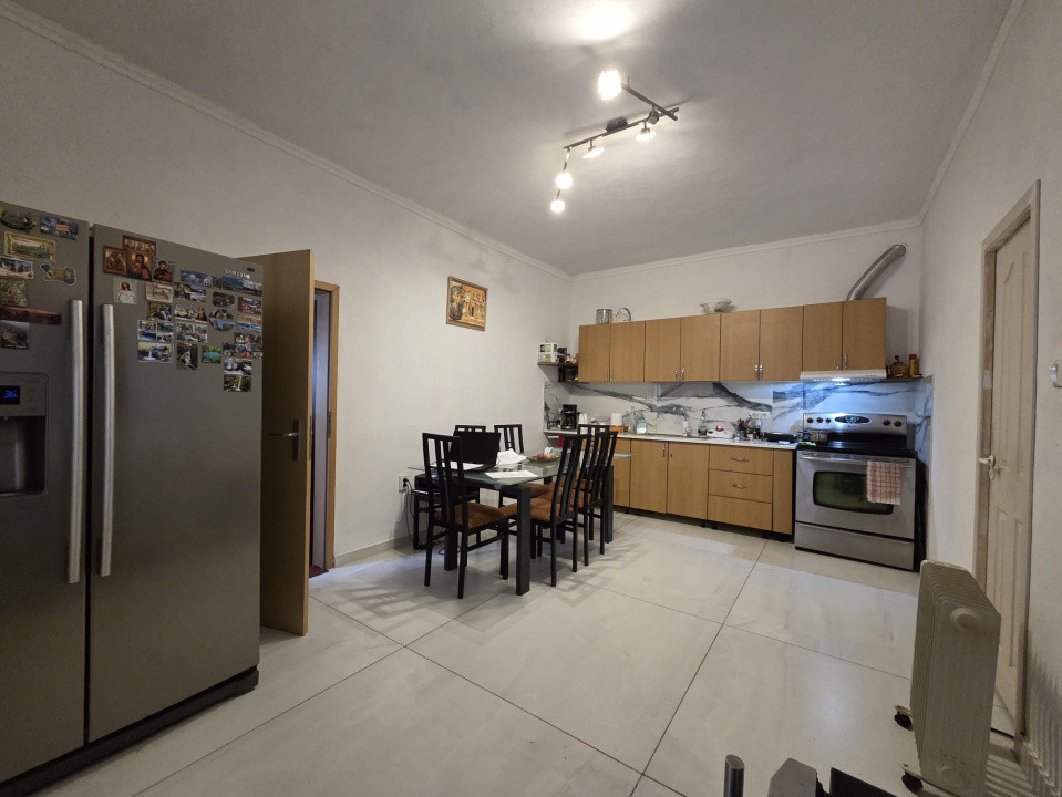 Casa individuala 20 camere, teren 1015 mp, zona Parneava 4, foxfort.ro