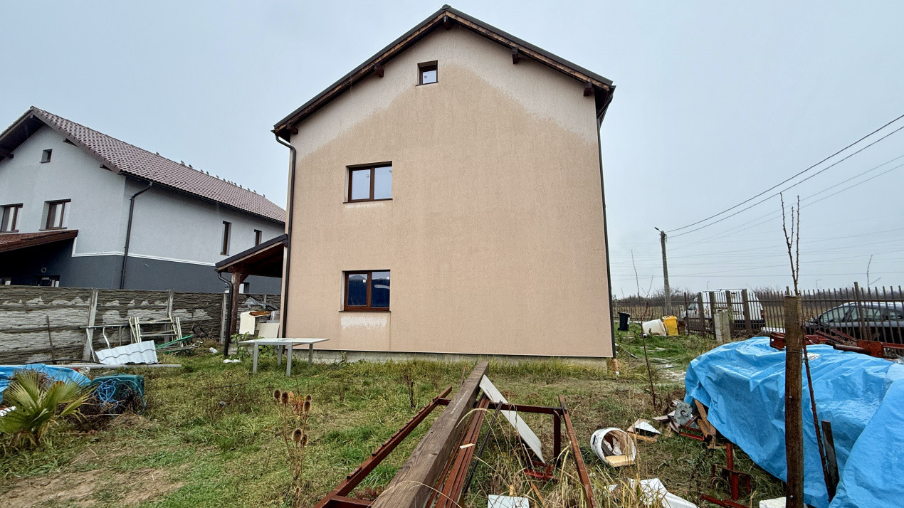 Duplex cu 3 camere, pod mansardabil si panouri fotovoltaice - Calea Urseni 1, foxfort.ro