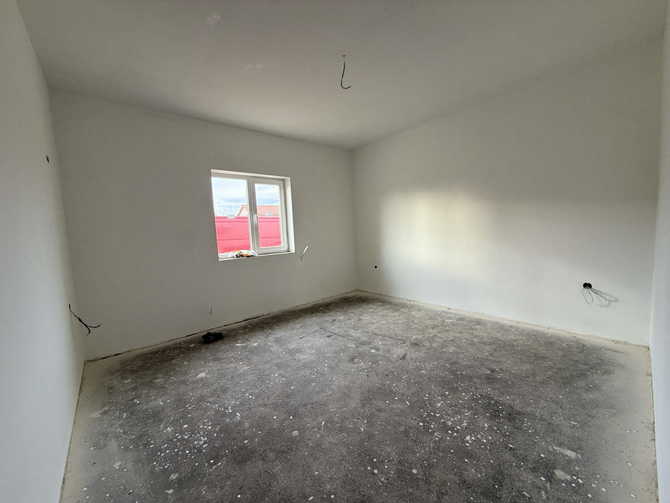 Duplex cu 3 camere de vanzare in localitatea Beregsau Mare, zona Centrala 5, foxfort.ro