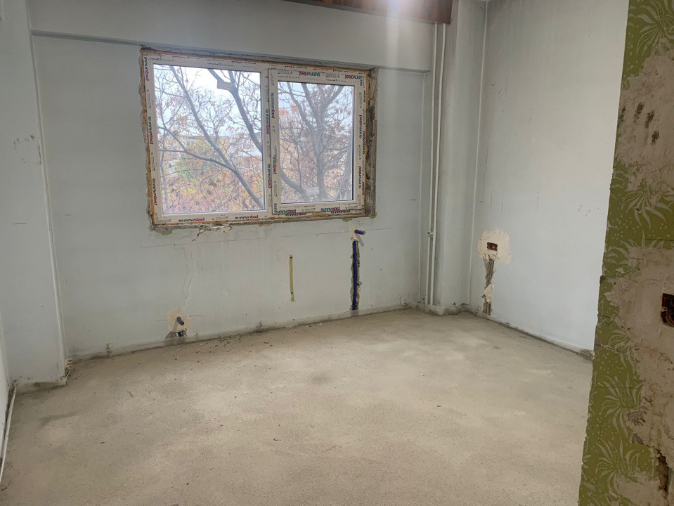 Apartament cu 3 camere, decomandat, zona Iosefin 3, foxfort.ro