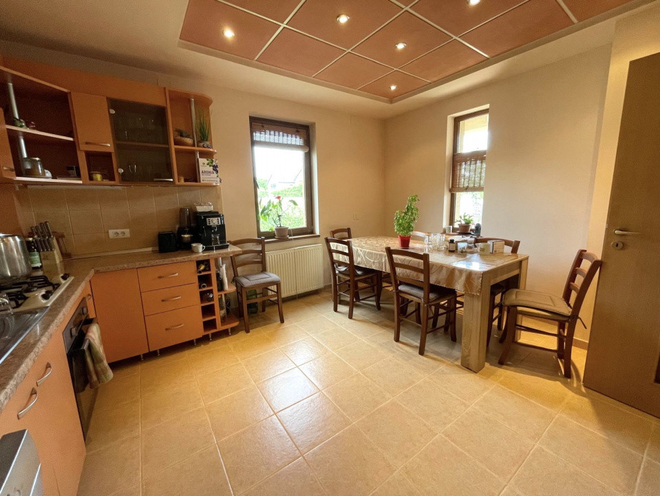 Casa individuala cu 7 camere si teren de 431 mp, zona Lipovei 4, foxfort.ro